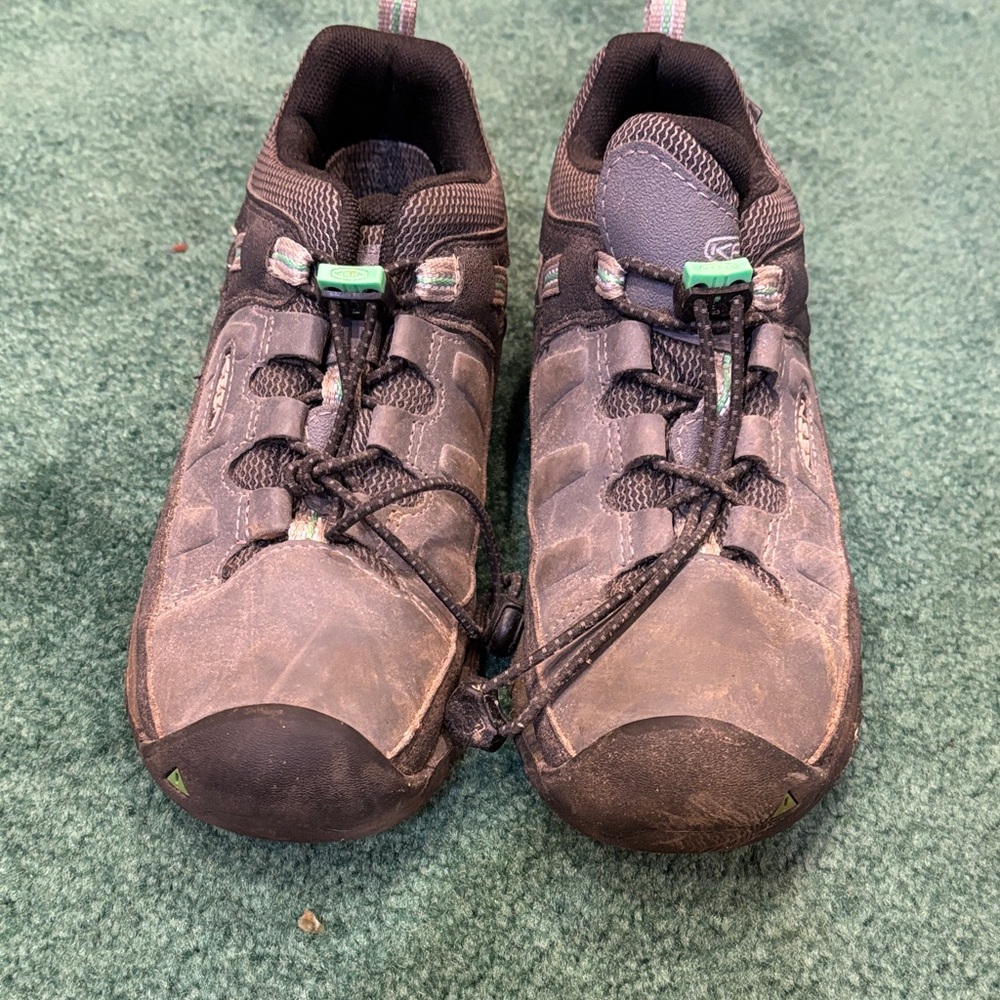 Keen Men's Black and Brown Athletic Shoes